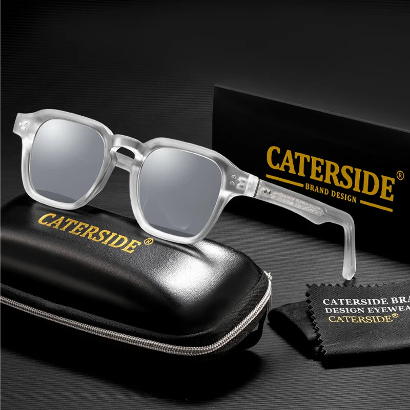 Lunettes de soleil CATERSIDE à monture carrée translucide avec étui noir et pochette de nettoyage