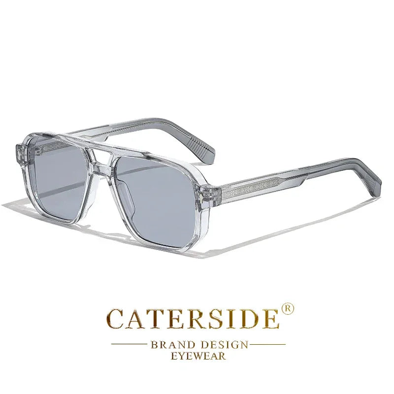 Lunettes de soleil transparentes avec verres gris de la marque Caterside sur fond blanc