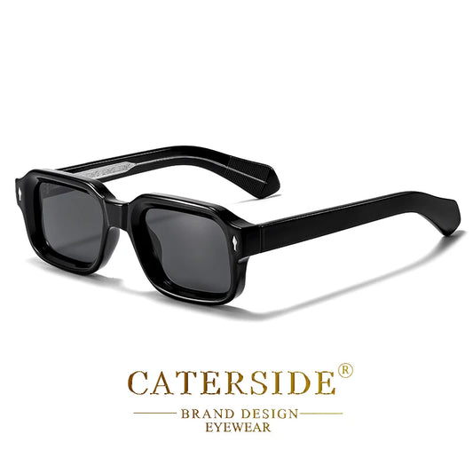 Lunettes de soleil noires carrées design élégant marque Caterside sur fond blanc