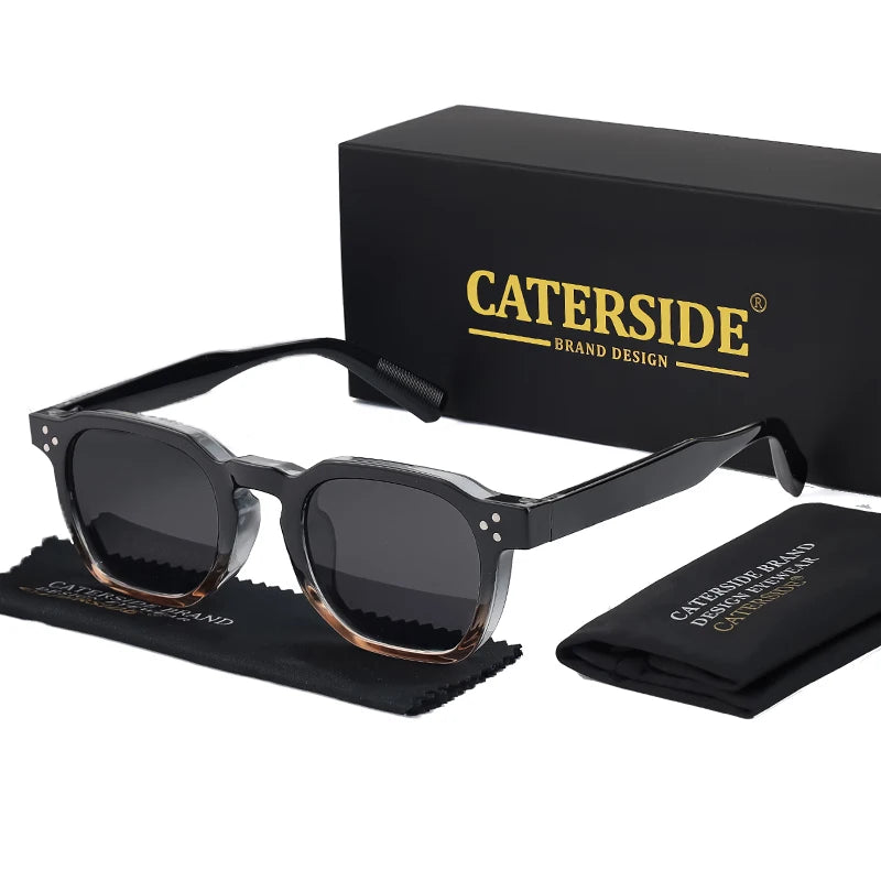 Lunettes de soleil noires CATERSIDE avec étui et pochette de nettoyage de marque