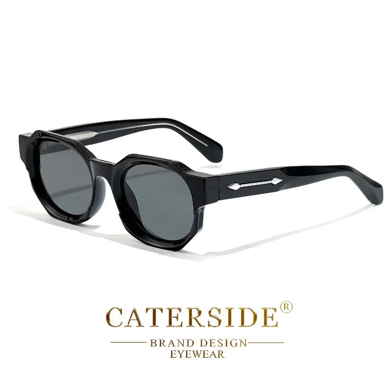 Lunettes de soleil noires Caterside avec monture épaisse et verres foncés design élégant