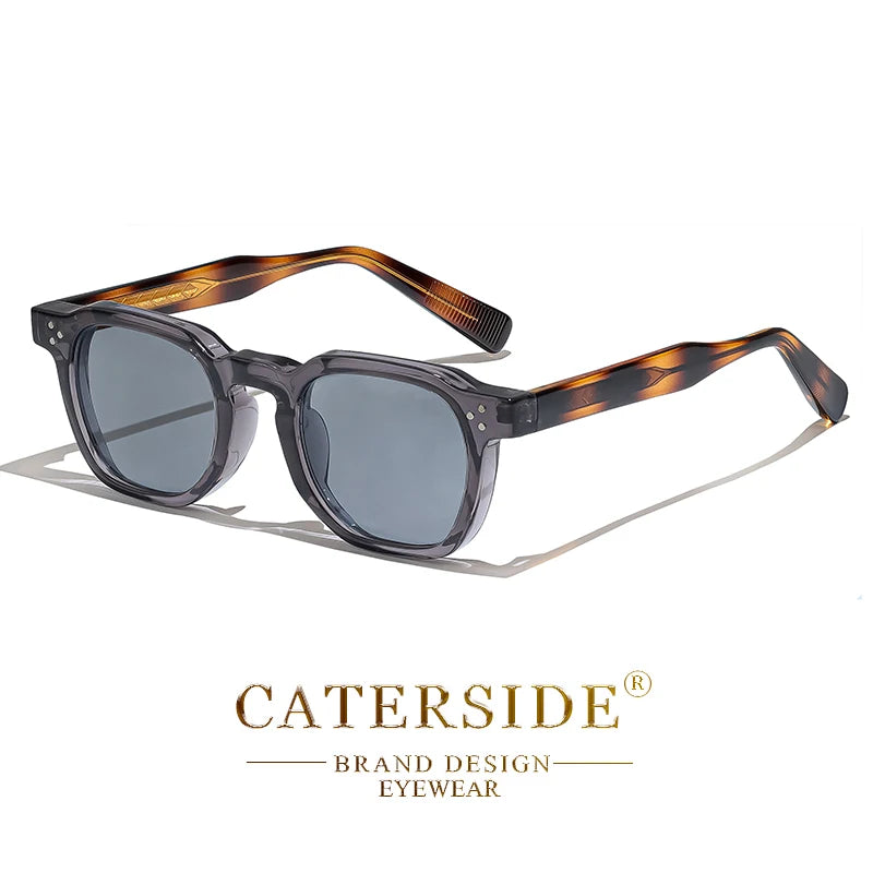 Lunettes de soleil CATERSIDE avec monture grise et branches effet écaille marron