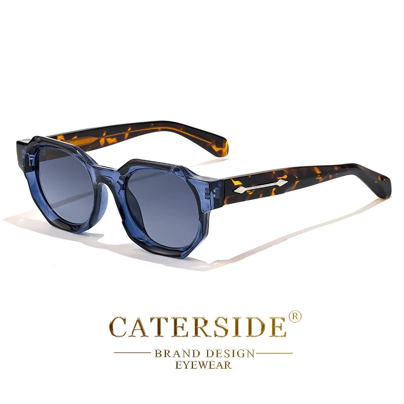 Lunettes de soleil Caterside design moderne avec monture carrée bleu transparente et branches écaille