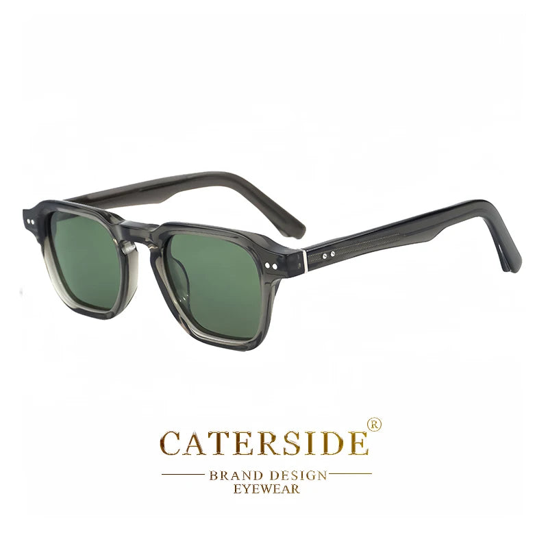Lunettes de soleil CaterSide design moderne avec monture noire translucide et verres verts