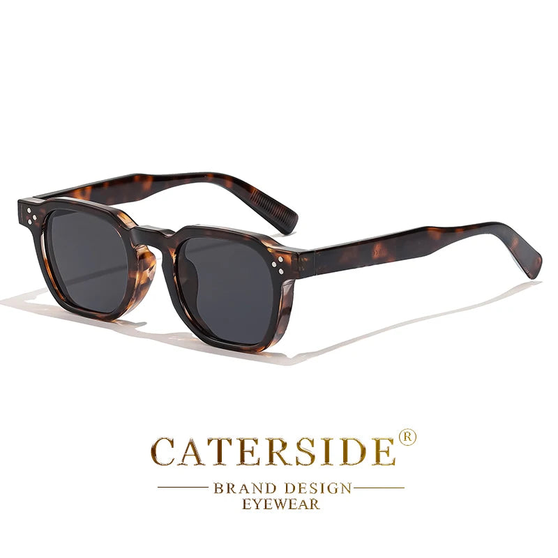 Lunettes de soleil carrées écaille de tortue avec verres foncés design élégant